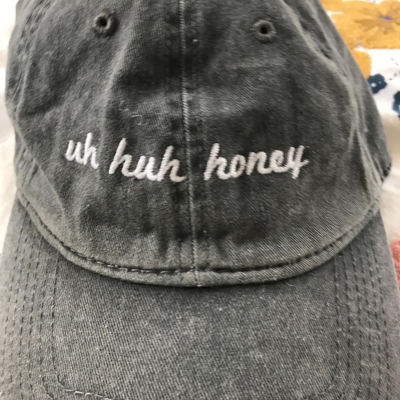 Brandy Melville Hat - Picture 3 of 5